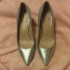 Stuart Weitzman Metallic Silver Pumps size 4B